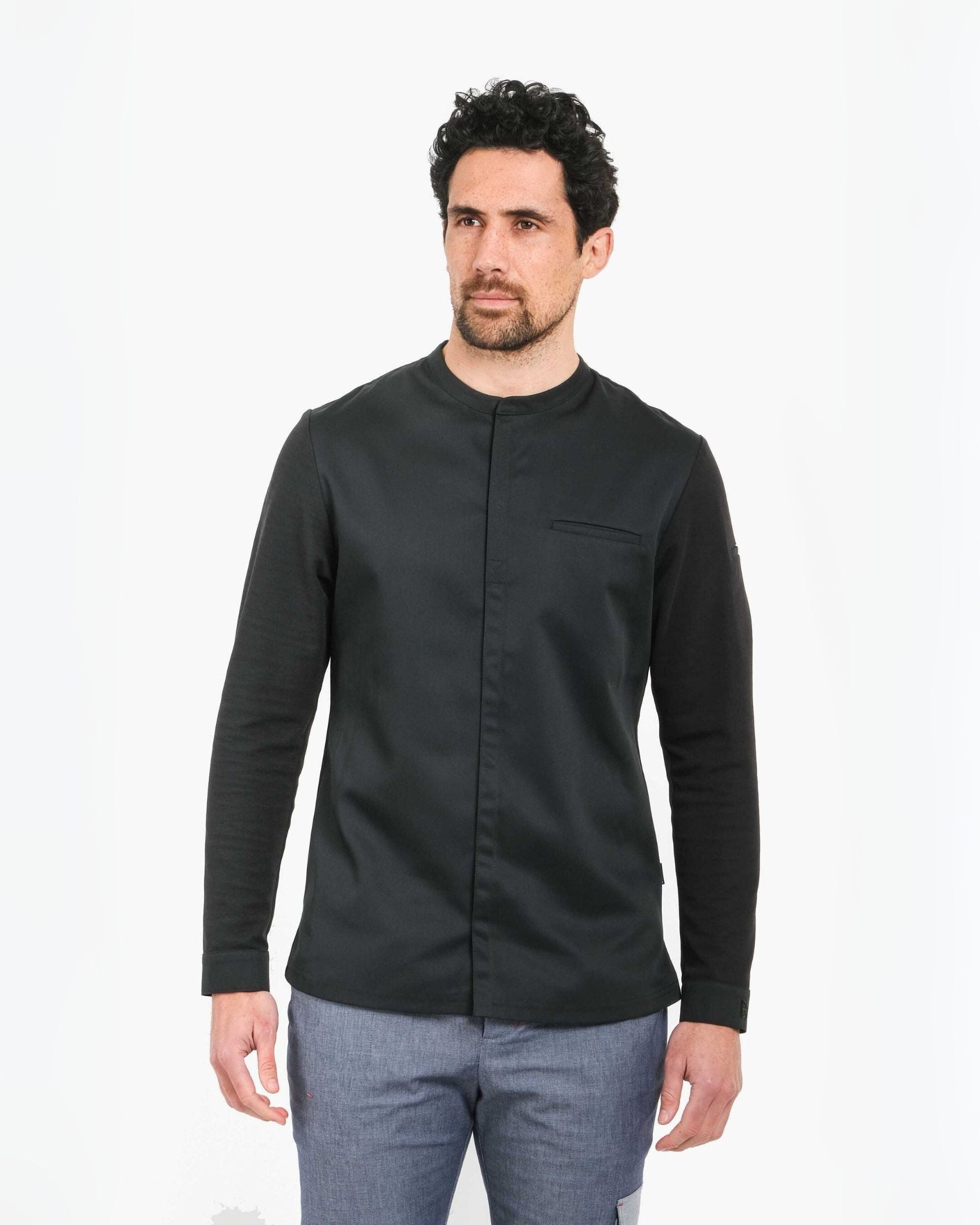 【BRAGARD】メンズ 「ITHURRIA（イトゥーリア）」 ブラック バンドカラー 長袖 スナップボタン コックコート｜Chef Works Japan