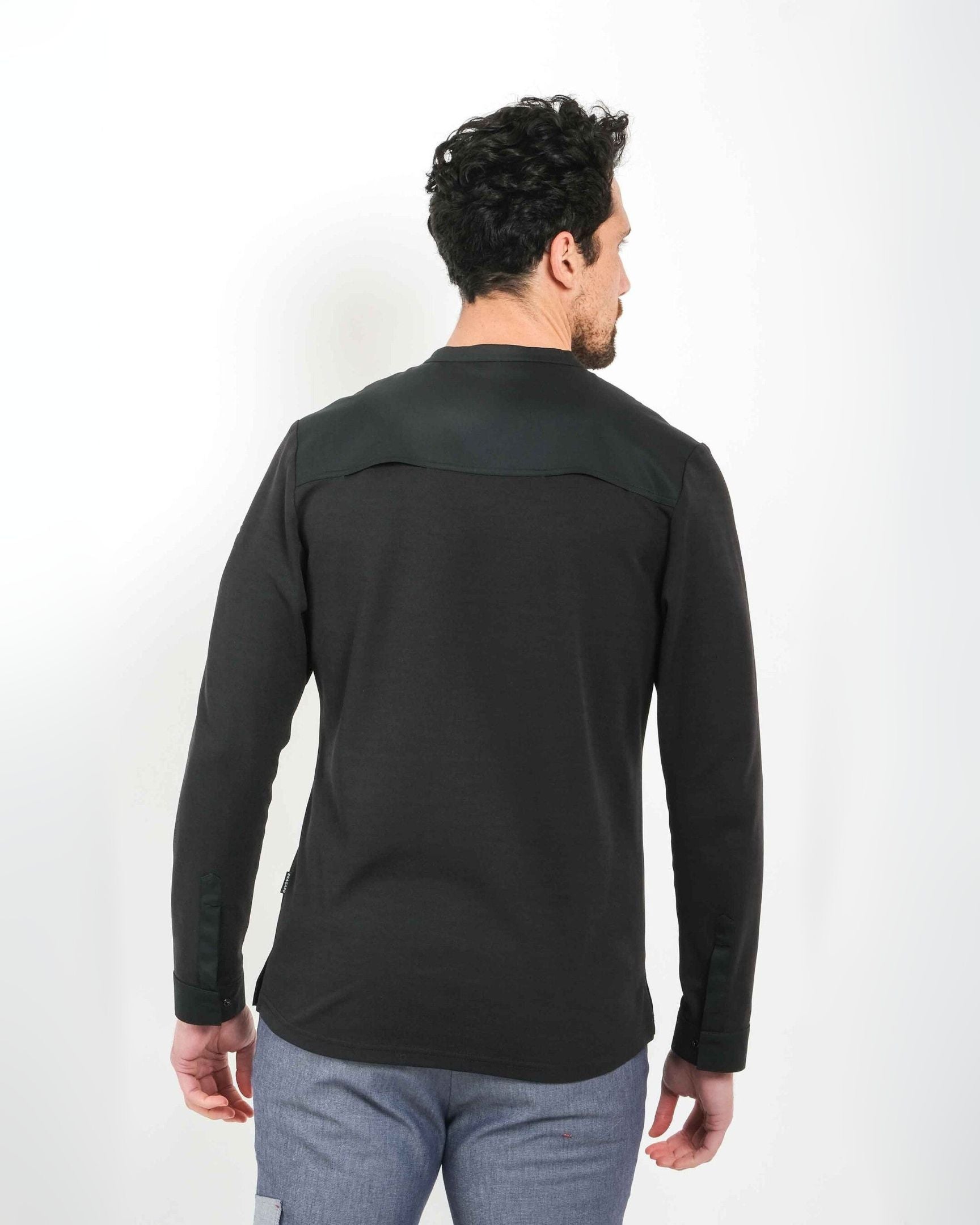 【BRAGARD】メンズ 「ITHURRIA（イトゥーリア）」 ブラック バンドカラー 長袖 スナップボタン コックコート｜Chef Works Japan