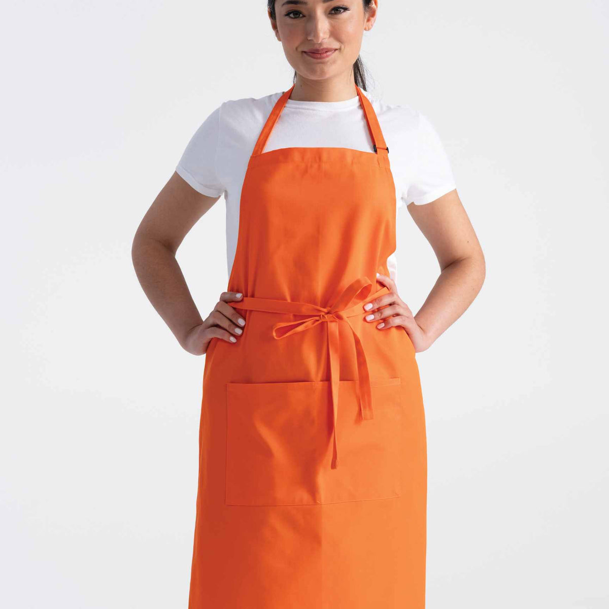 MAKIKO TAKIZAWA オレンジエプロン 胸当てエプロン｜お洒落なオレンジ・丈夫で長持ち｜Chef Works® — Chef