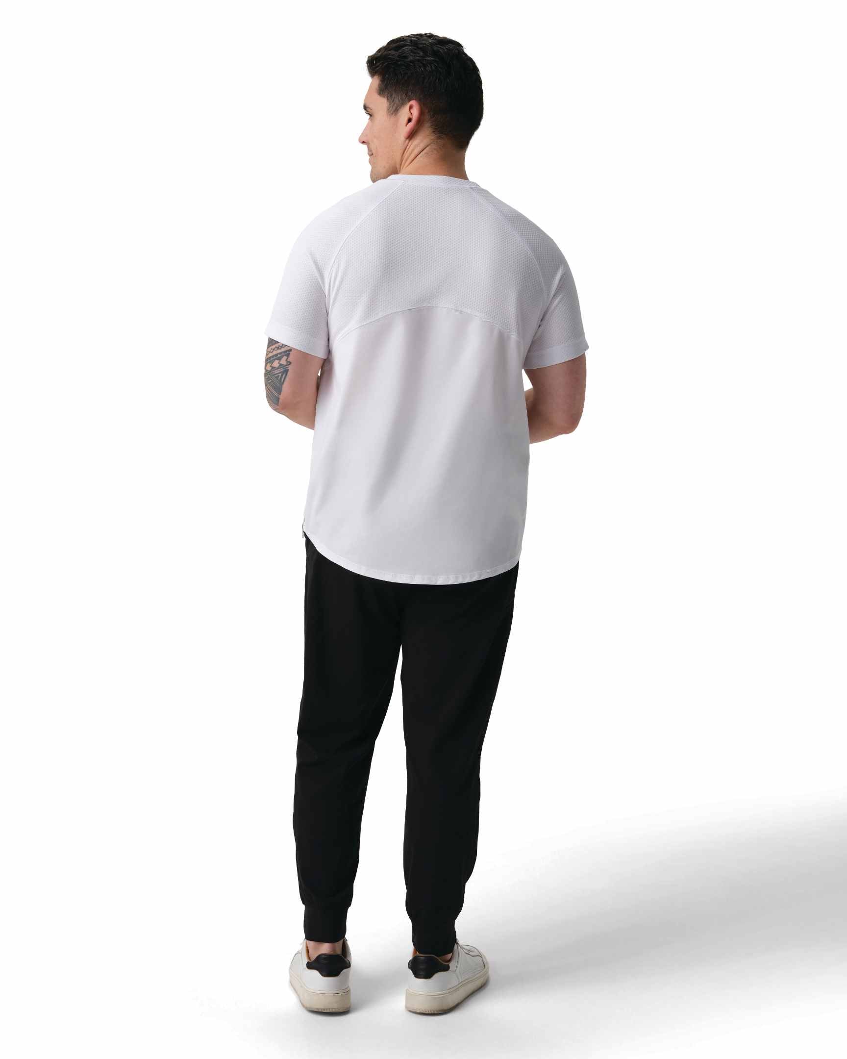 ユニセックス エリーズ ホワイト クルーネック Tシャツ（半袖・メッシュ）