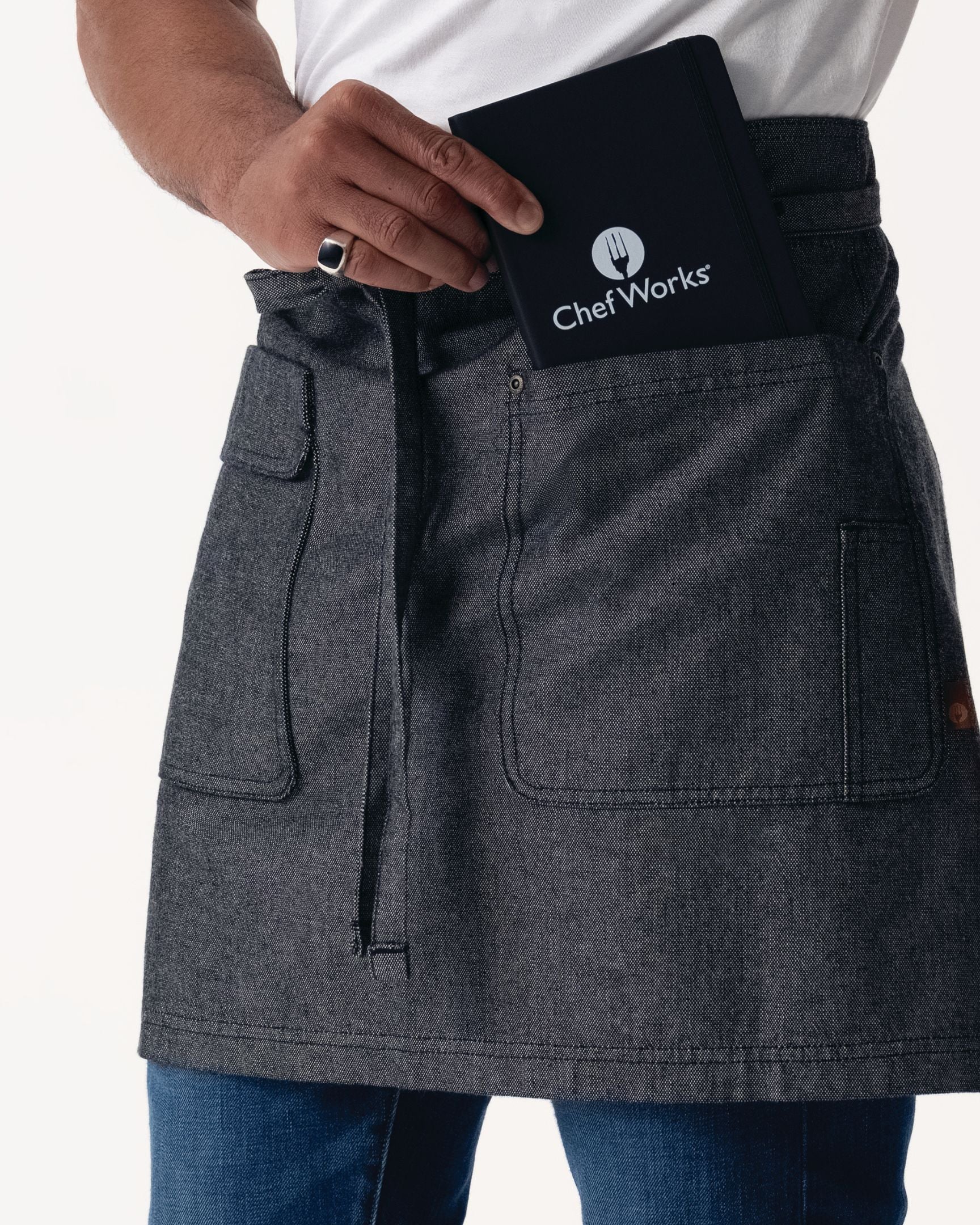 ユーティリティ 綿100% オックスフォード ブラック ナチュラル ミドル サロン（前掛け） エプロン｜Chef Works Japan