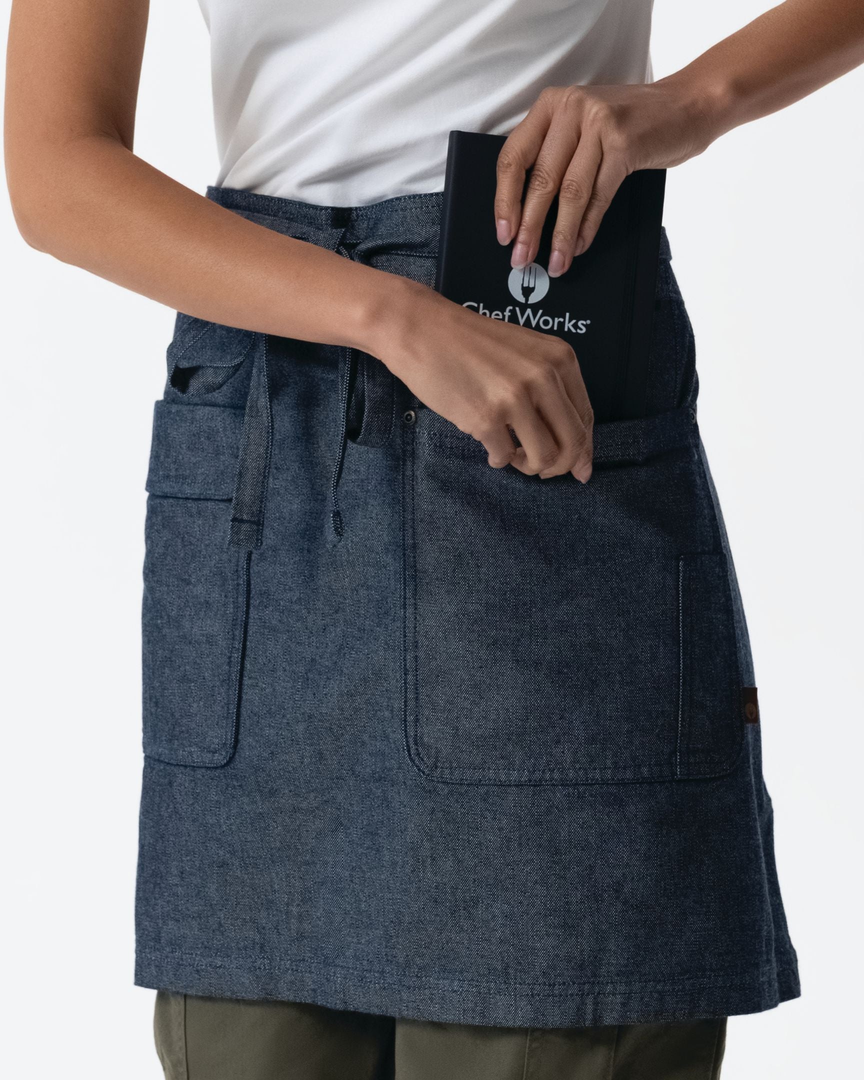 ユーティリティ 綿100% オックスフォード ネイビー ナチュラル ミドル サロン（前掛け） エプロン｜Chef Works Japan