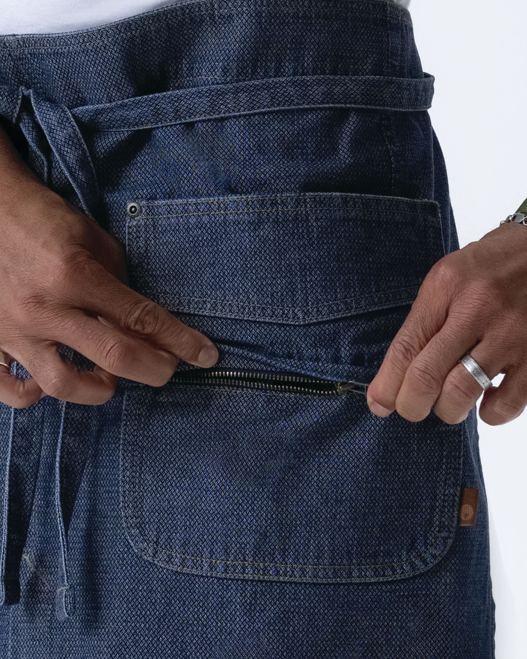 クラフトマン 綿100% プレミアム ジャガード デニム インディゴブルー ミドル サロン 前掛け エプロン｜Chef Works Japan